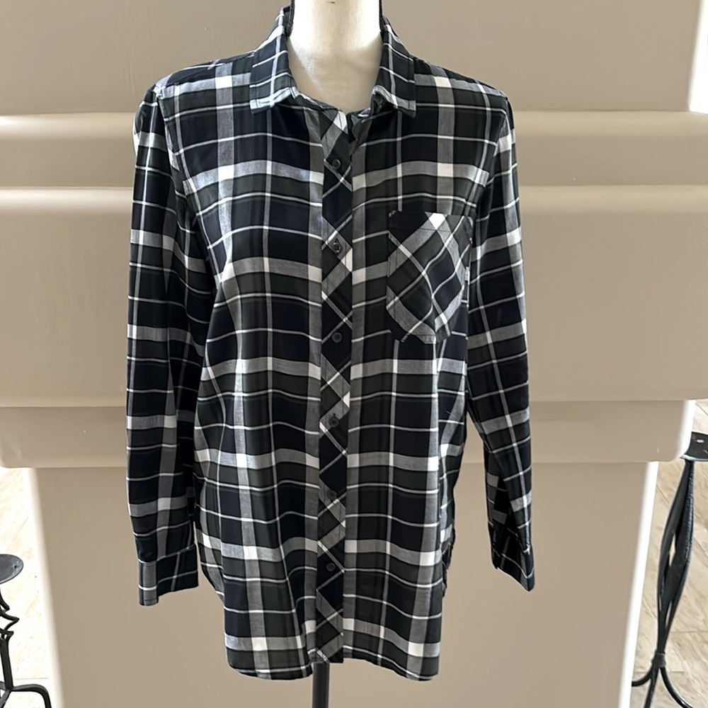 Athleta 100% Cotton Button Down Plaid Shirt. Green/Black/White. Size S. NWT.